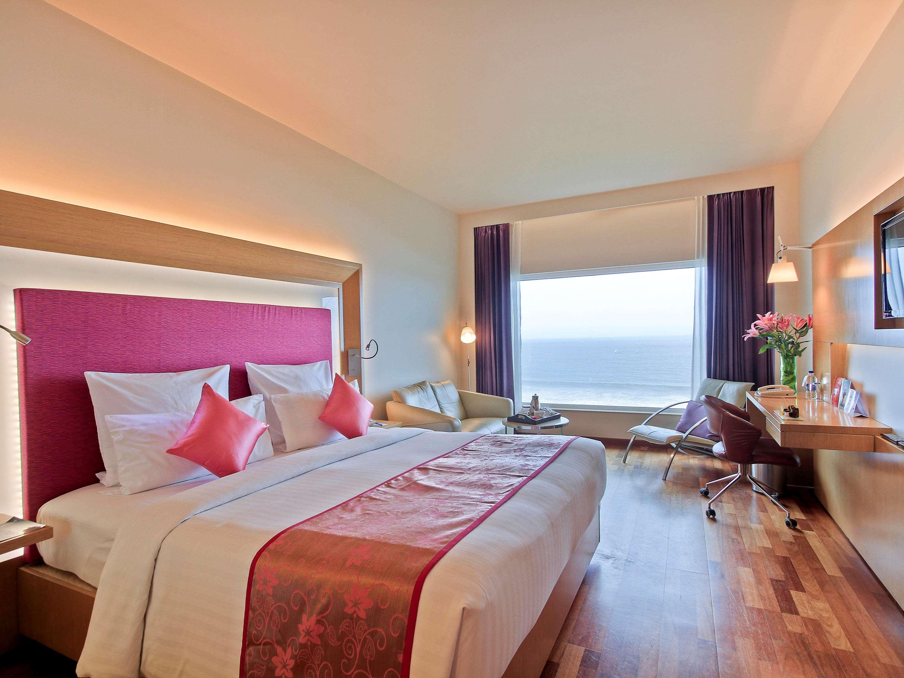 Novotel Visakhapatnam Varun Beach Εξωτερικό φωτογραφία A room at the Park Hotel, New Delhi