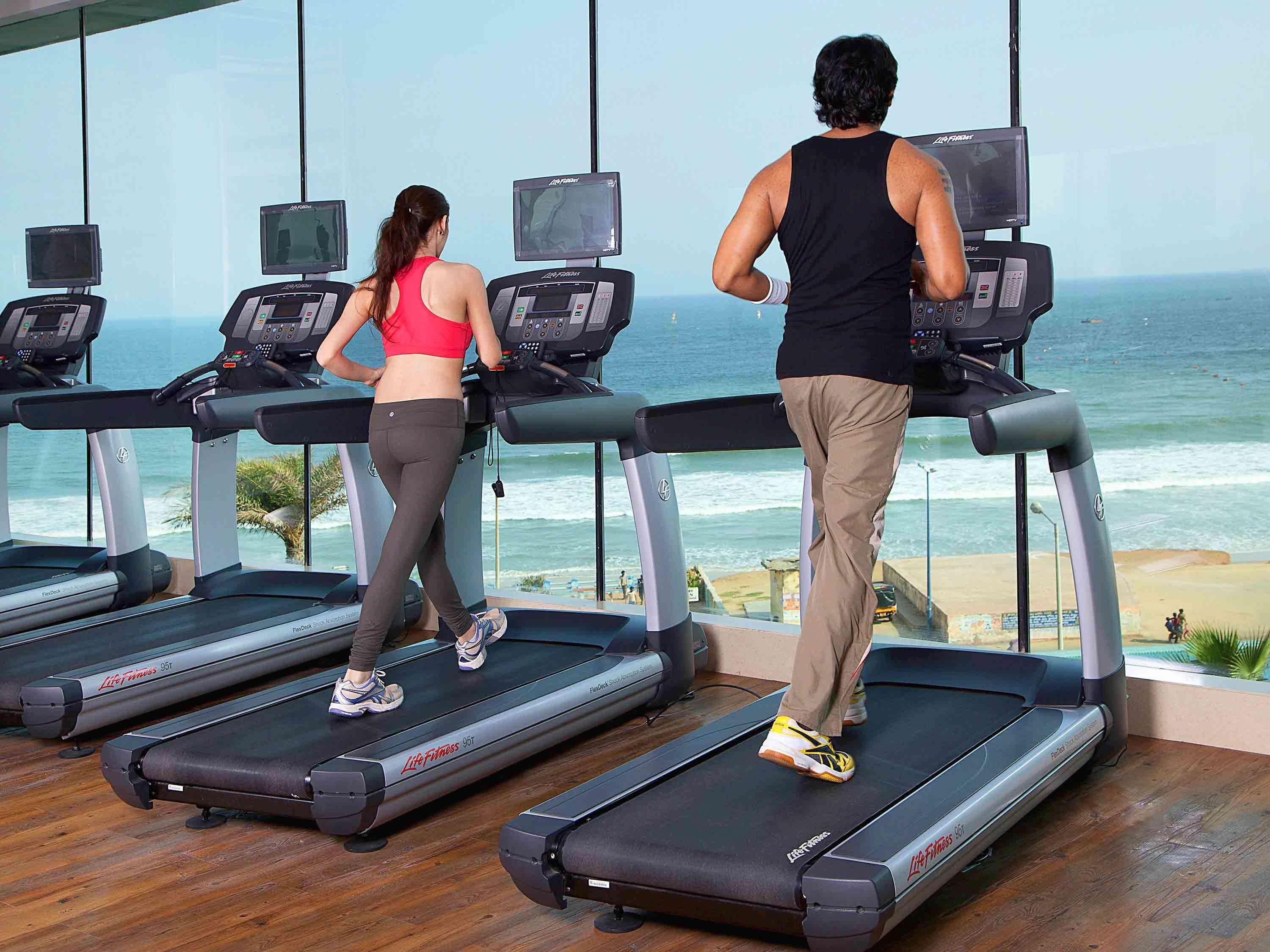 Novotel Visakhapatnam Varun Beach Εξωτερικό φωτογραφία A treadmill