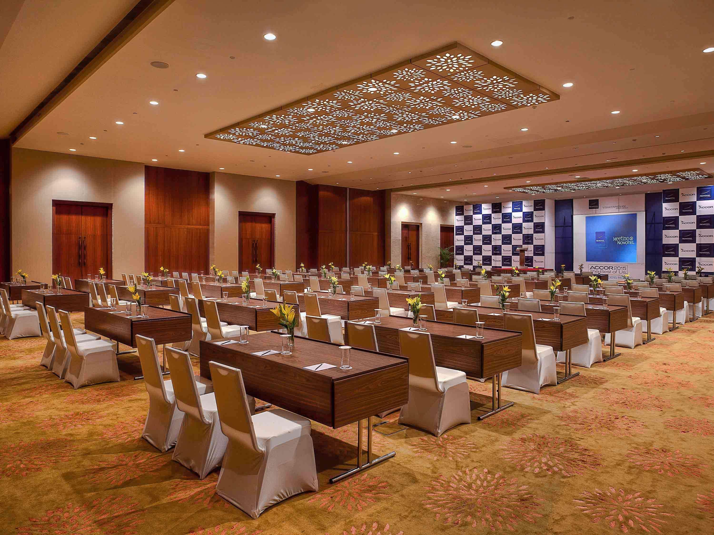 Novotel Visakhapatnam Varun Beach Εξωτερικό φωτογραφία The Grand Ballroom