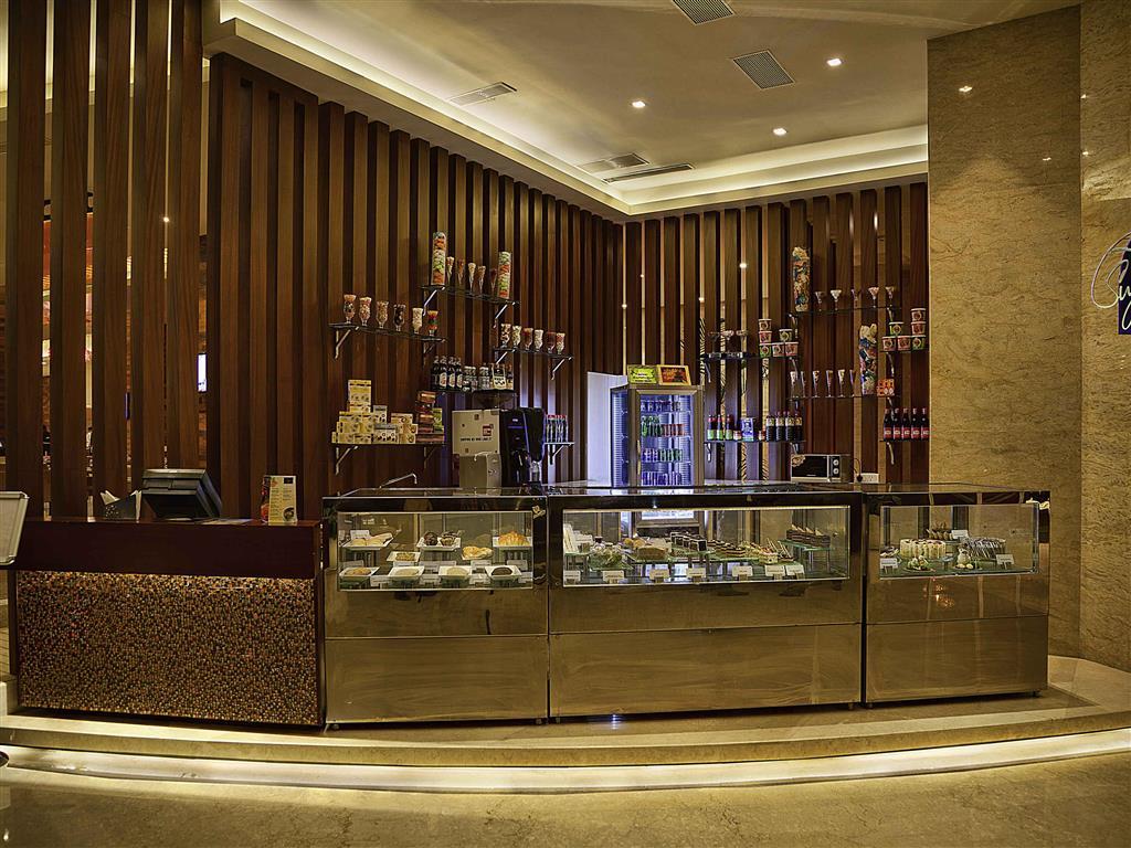 Novotel Visakhapatnam Varun Beach Εξωτερικό φωτογραφία The Coffee Shop
