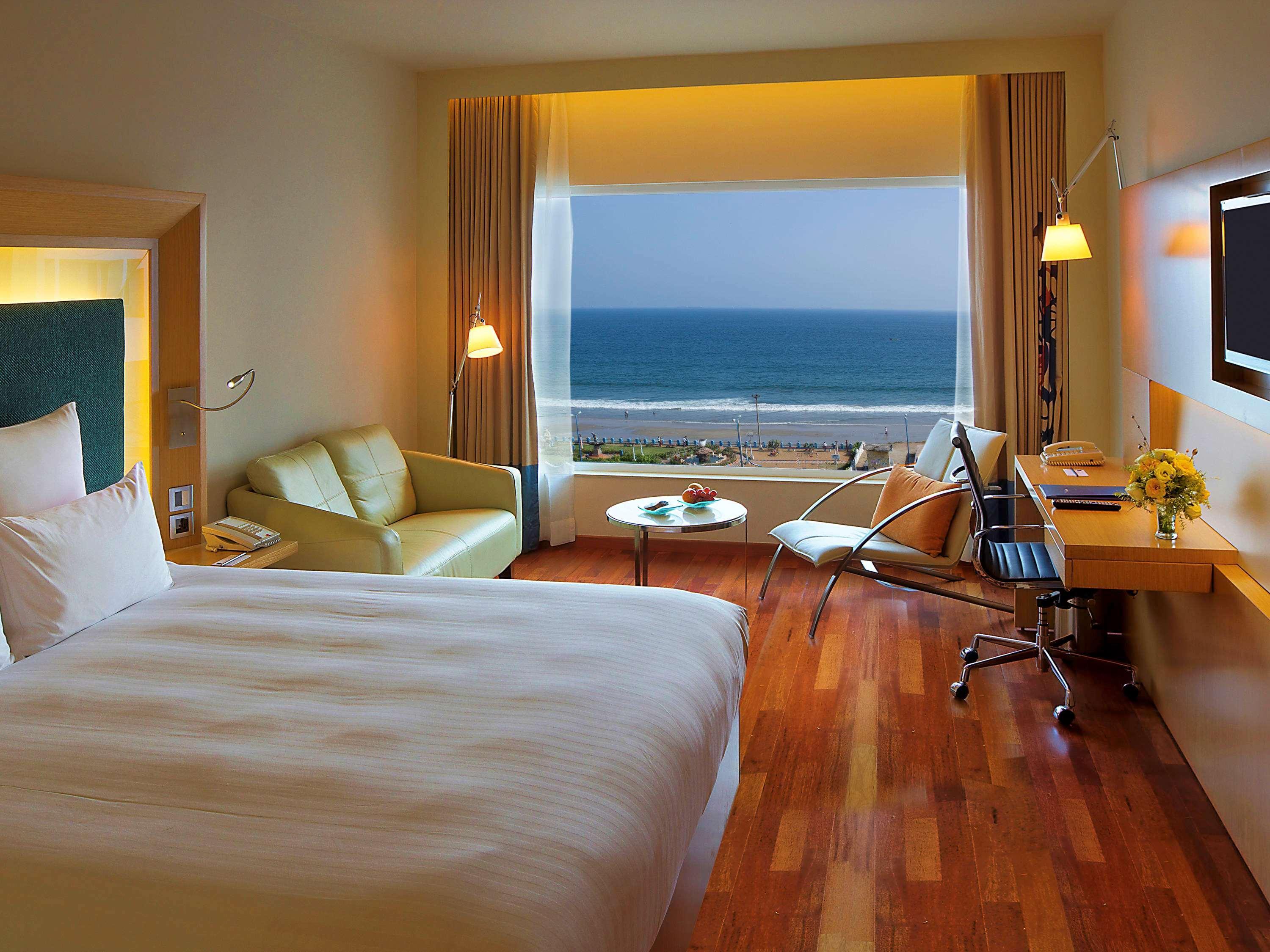 Novotel Visakhapatnam Varun Beach Εξωτερικό φωτογραφία A room at the hotel