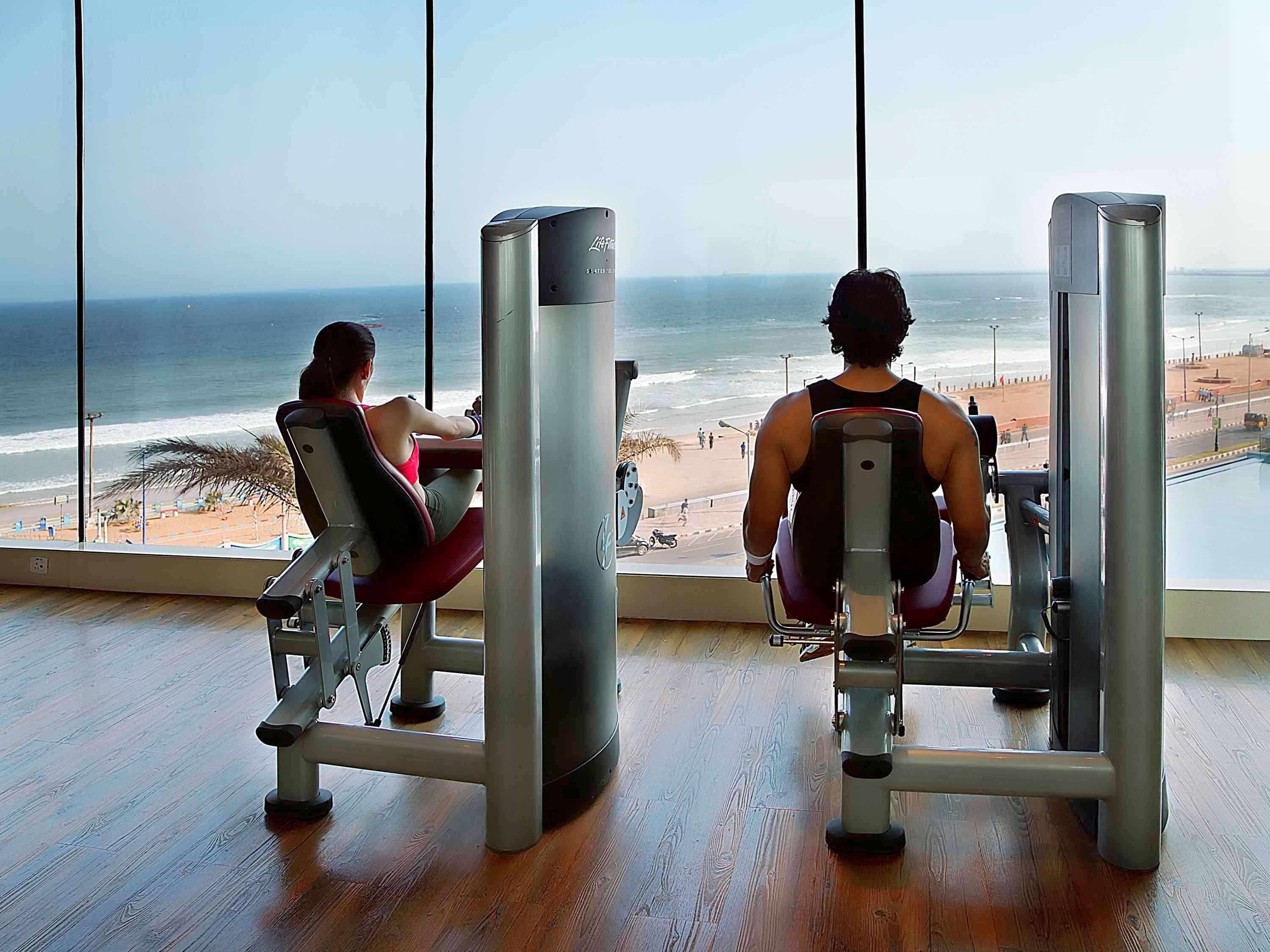 Novotel Visakhapatnam Varun Beach Εξωτερικό φωτογραφία The gym at the Hilton Tel Aviv