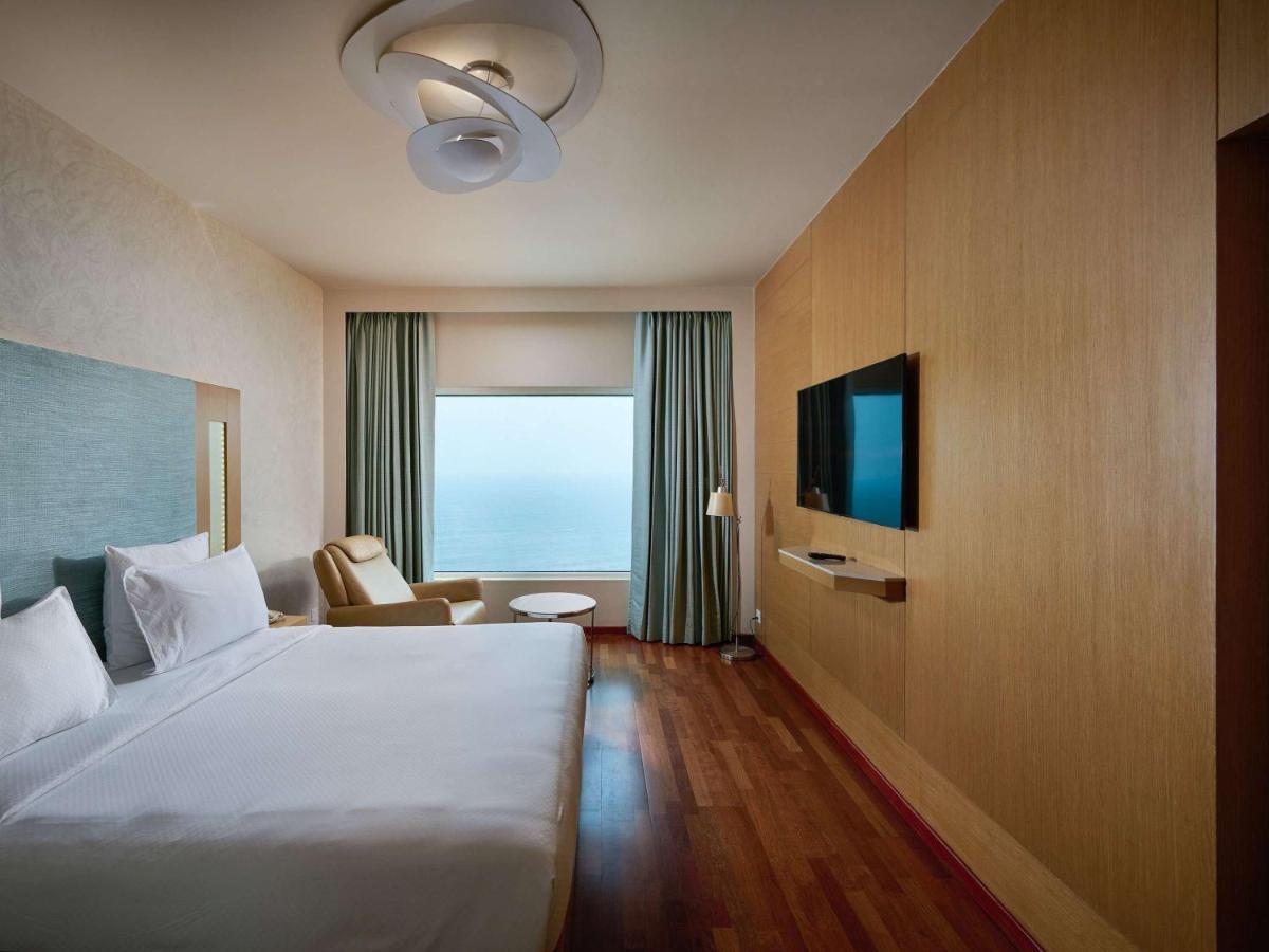 Novotel Visakhapatnam Varun Beach Εξωτερικό φωτογραφία A room at the hotel