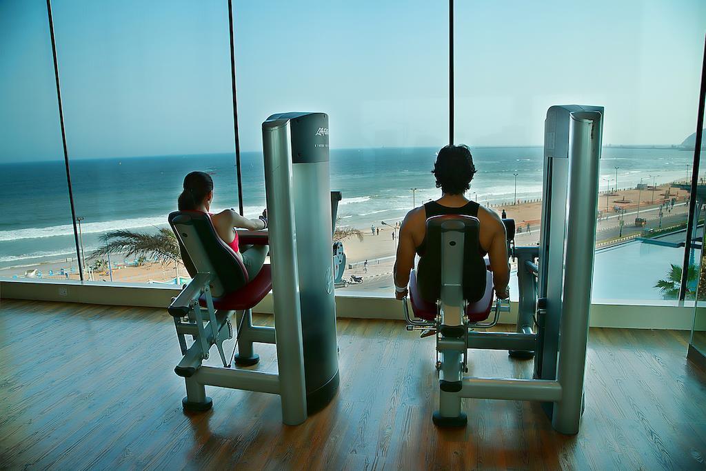 Novotel Visakhapatnam Varun Beach Εξωτερικό φωτογραφία The gym at the hotel