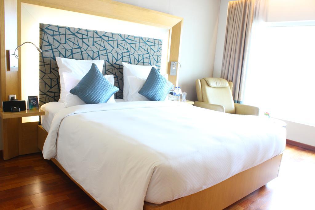 Novotel Visakhapatnam Varun Beach Εξωτερικό φωτογραφία Deluxe Room